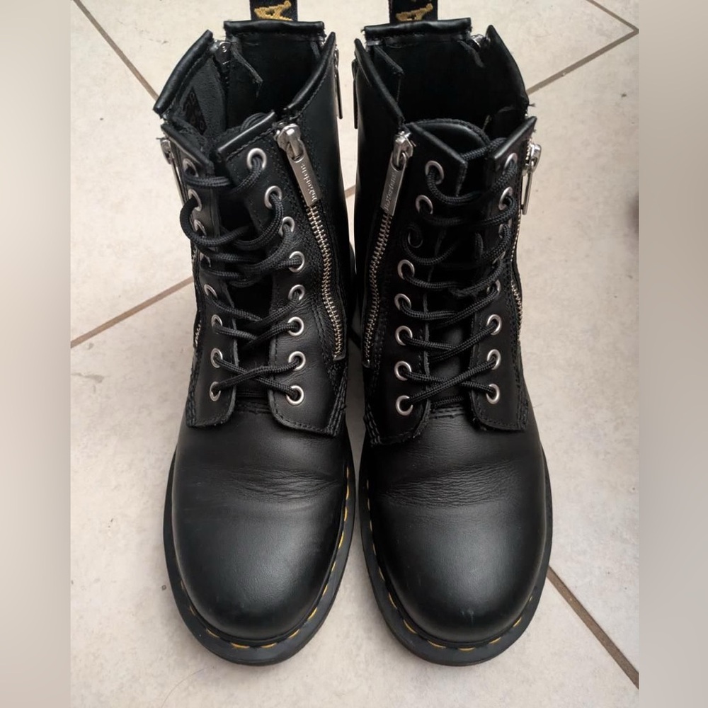 Women’s size 9 boots